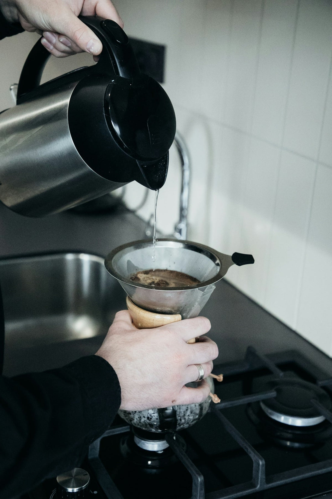 10 Steps to Brewing the Perfect Cup with a USB Rechargeable Electric Coffee Grinder - Baristas Tools