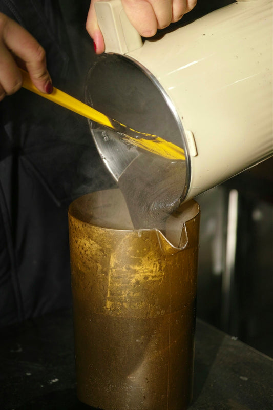 A Step-by-Step Guide to Using the V60 Pour Over Kettle with Thermometer for Perfect Coffee - Baristas Tools