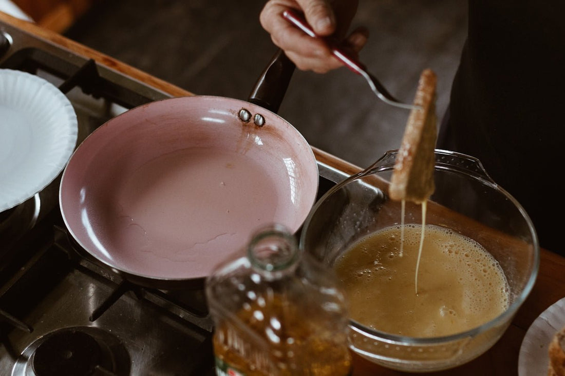 Exploring the Timeless Elegance and Precision of Copper Measuring Cups with Black Walnut Handles - Baristas Tools
