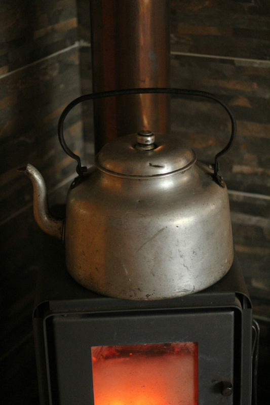 How the 600ml Black Milk Jug Can Elevate Your Home Barista Skills - Baristas Tools