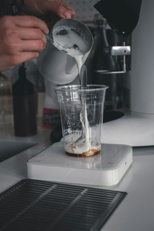 V60 Pour Over Kettle with Thermometer: A Coffee Lover's Guide to Precision Brewing - Baristas Tools